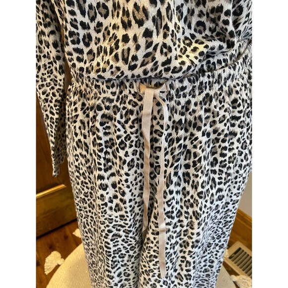 Croft & Barrow Womens Size Large Cheetah top & Bottom PJ’s Soft Comfy Casual - Picture 3 of 12